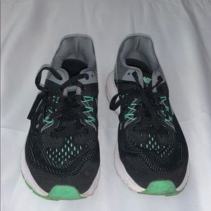 Nike Zoom Winflo 2 black, grey, blue tennis shoes